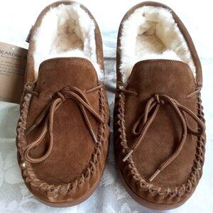 NWT- Bearpaw Moc II Slippers